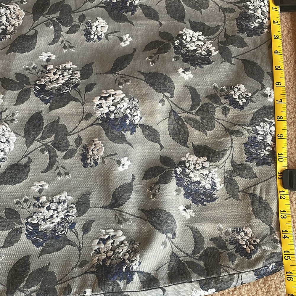 Loft-  Size 6 Gray Skirt. - Picture 8 of 10